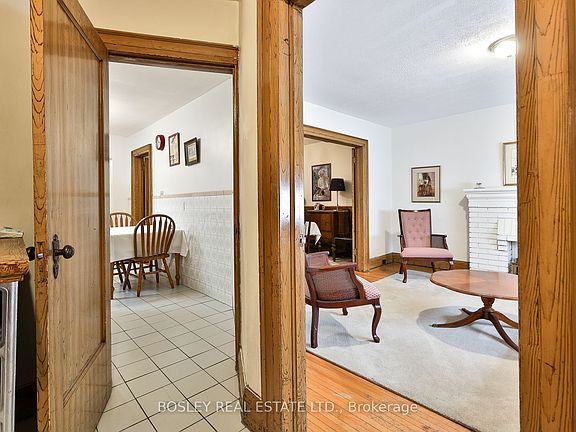 3rd image of 528 Soudan Ave