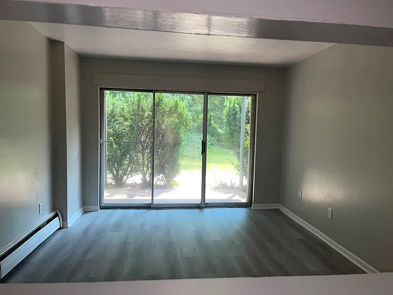 259-279-B68 Oakville Ave #1 — Photo 6