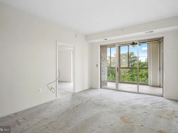 19365 Cypress Ridge Ter Unit 519, Lansdowne, VA 20176