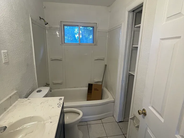 301 N Sherwood Ave — Photo 11