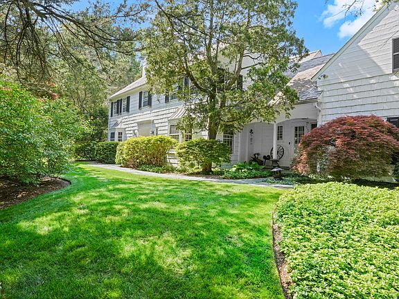 3rd image of 66 Dogwood Ln