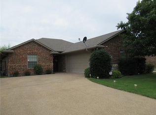219 Oleander Pl, Waxahachie, TX 75165