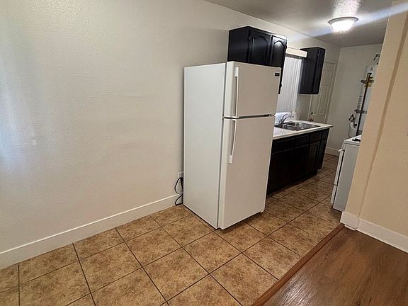 4th image of 1430 W 35th Pl