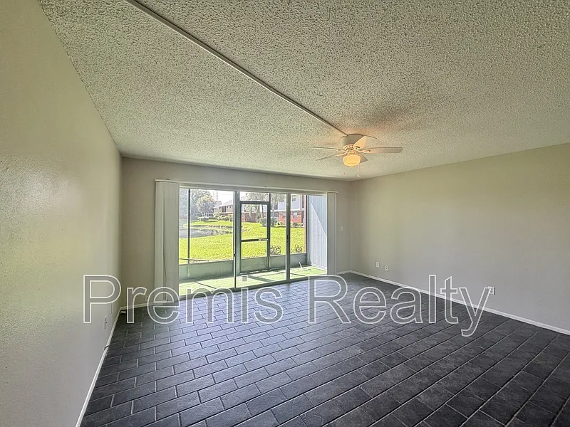 200 Country Club Dr #104-1