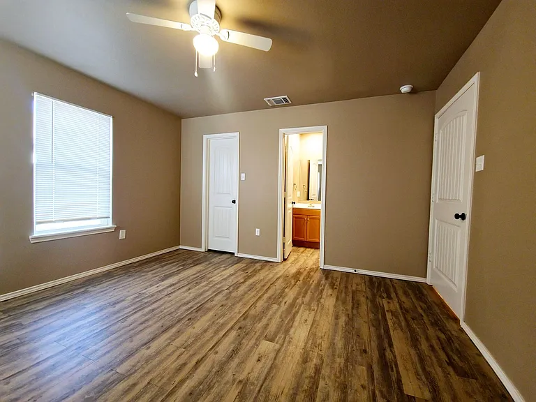 3613 E 3rd Pl — Photo 10