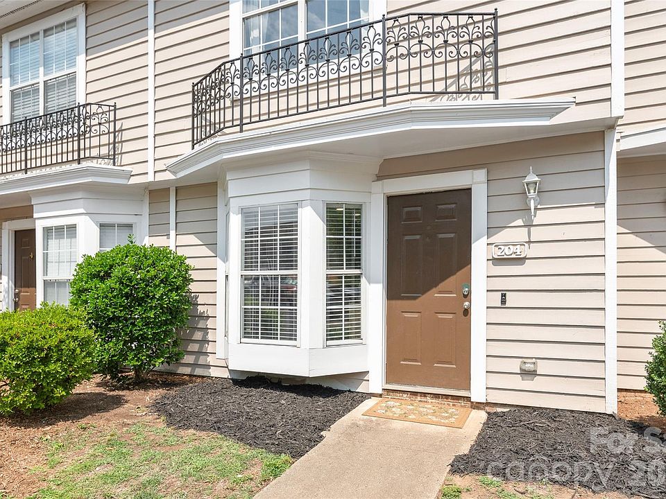 1st image of 204 Heritage Pkwy