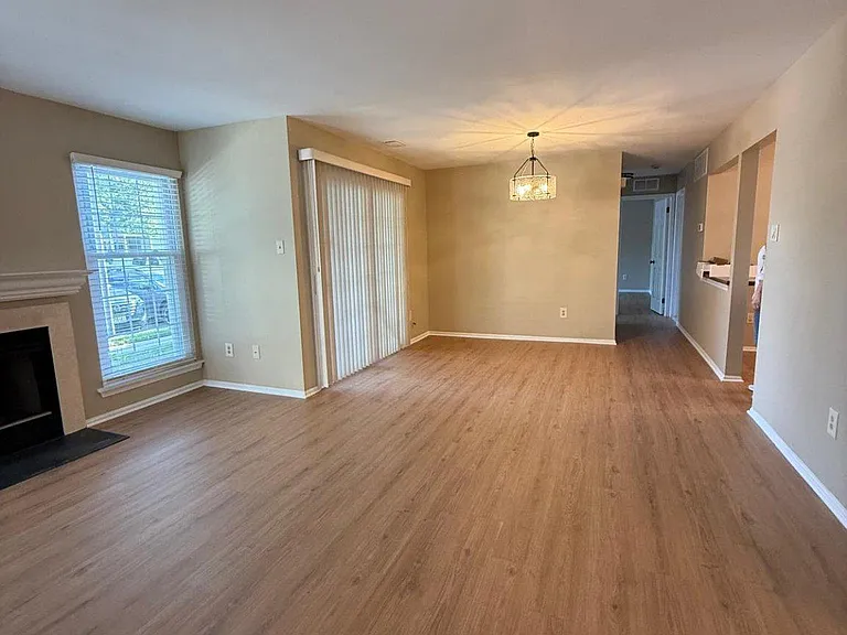 121 Andover Pl — Photo 4