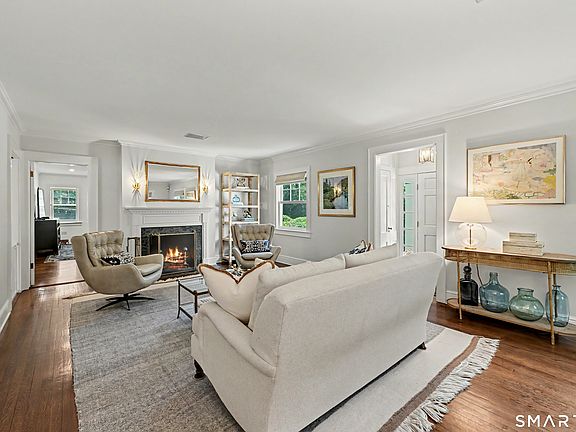 3rd image of 29 Hillcrest Avenue