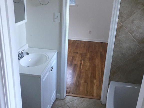 4th image of 1914 Jersey Ave APT 3