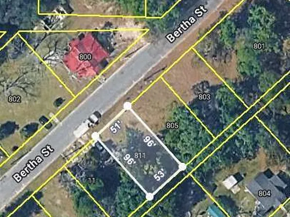 807 Bertha St, Waycross, GA 31503