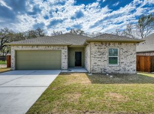 107 Vaughn Ln, Quinlan, TX 75474