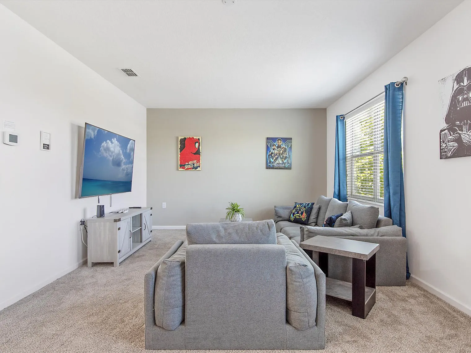 6 bed, 3.0 bath, 2863 sqft, $7,302 — Photo 4