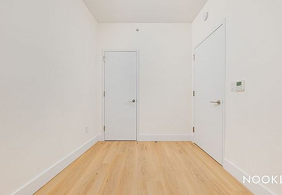 5th image of 378 Weirfield St #403