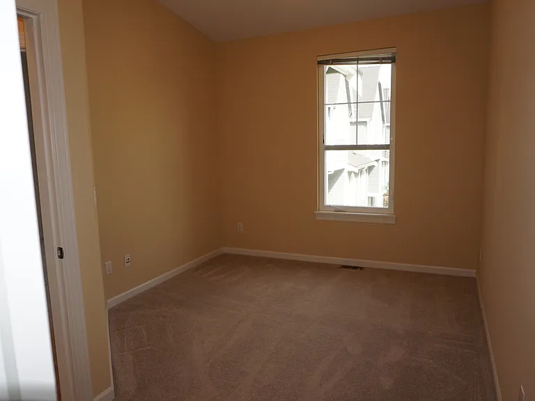 706 123rd Ave NE — Photo 37