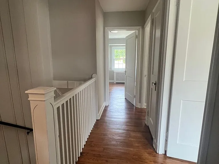 110 Hollywood Ave — Photo 7