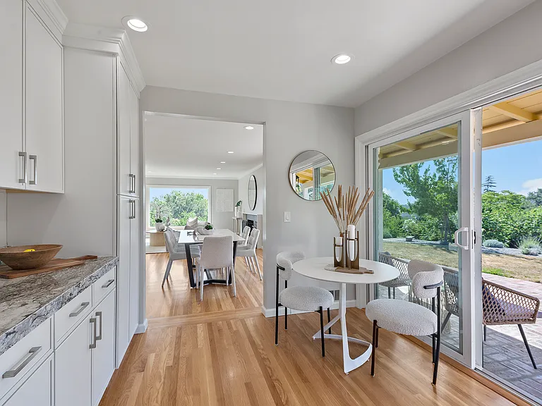 25900 Vinedo Ln — Photo 21