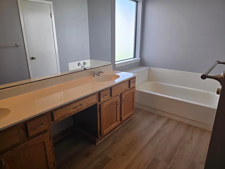 3929 Balsam Dr — Photo 16