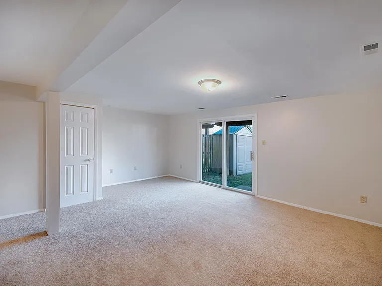 1018 Pirates Ct — Photo 17