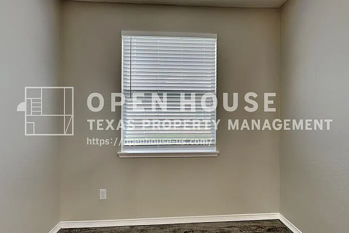 1317 Eagle Wing Ln — Photo 9