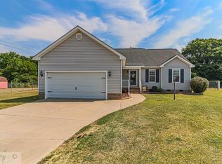 105 Celestial Pl, Pikeville, NC 27863
