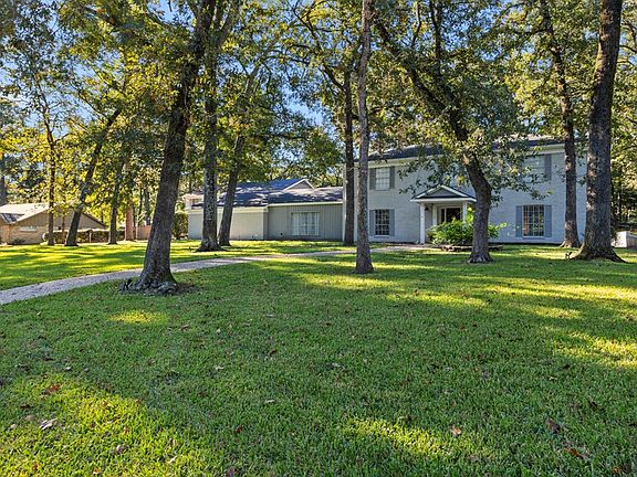 3rd image of 1404 Brook Hollow Dr