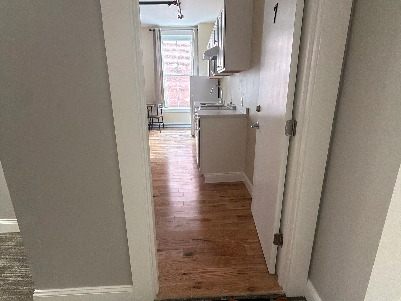 Studio, 425 sqft, $1,495 — Photo 3