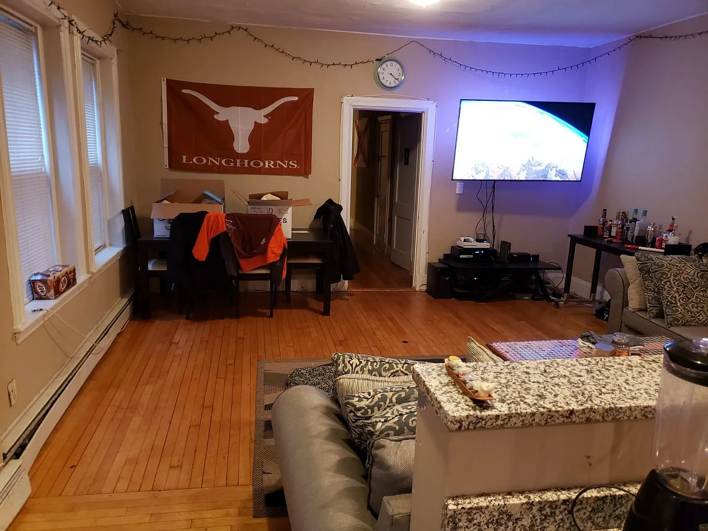 Large 4 bed in Allston — Photo 3