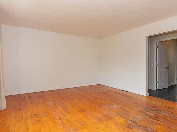 5th image of 32300 56th Ave