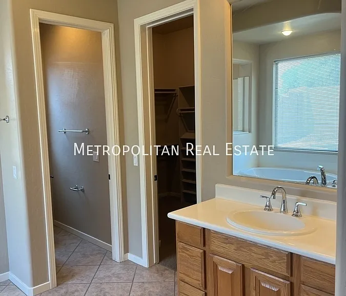 14366 W Cypress St — Photo 16