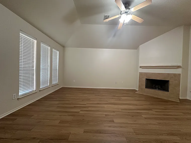 10450 Falling Rapids Ct — Photo 16