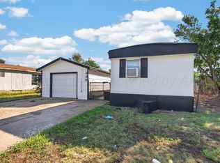 229 Canadian St, Pampa, TX 79065