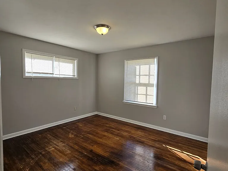 344 E Shelby Dr — Photo 7