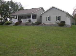 25852 Pine Lake St, Edwardsburg, MI 49112