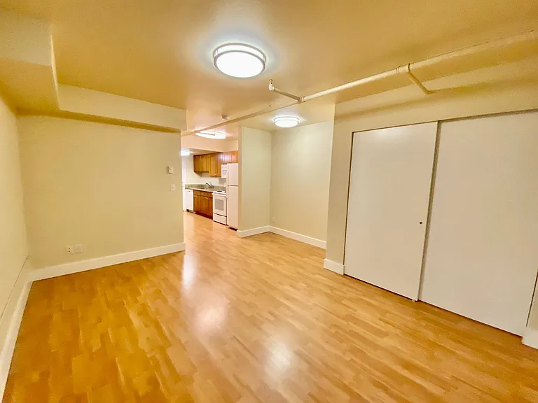 Tuscany Apartments — Photo 40