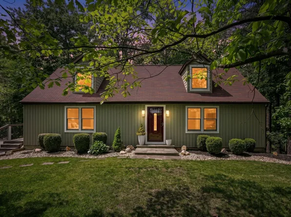 80 Lodge Ln, Sugar Grove, OH 43155