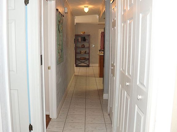 4th image of 4235 Minoso St