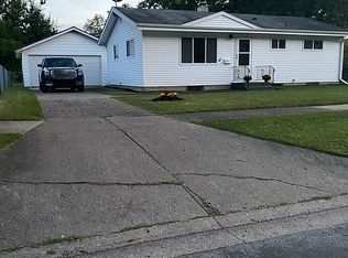 317 6th Ave, Three Rivers, MI 49093