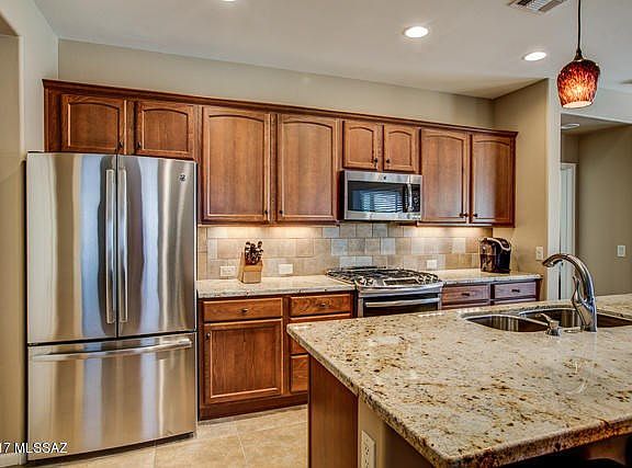 5th image of 1021 N Grand Canyon Dr