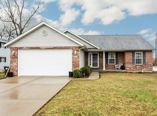 152 Gall Rd, Columbia, IL 62236