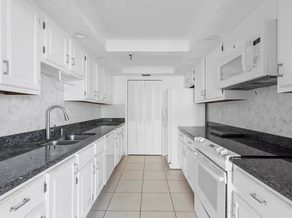 859 Jeffery Street #312, Boca Raton, FL 33487