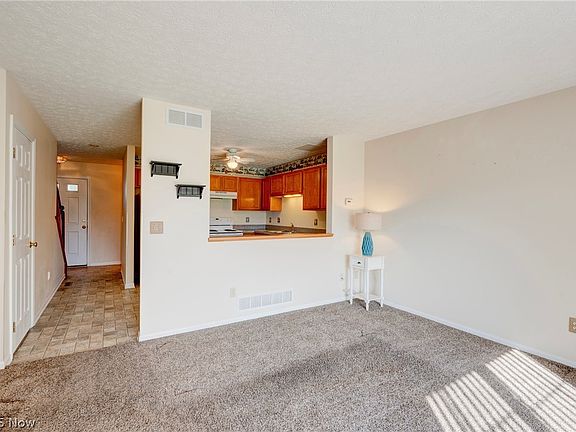 5th image of 353 Angela Ln