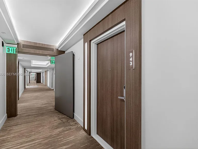 2301 Collins Ave #943 — Photo 37