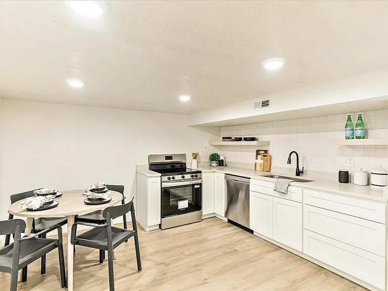 147 E Commonwealth Ave #2 — Photo 4