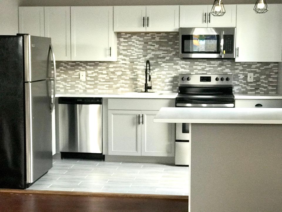 1st image of 468 W Lehigh Ave #3