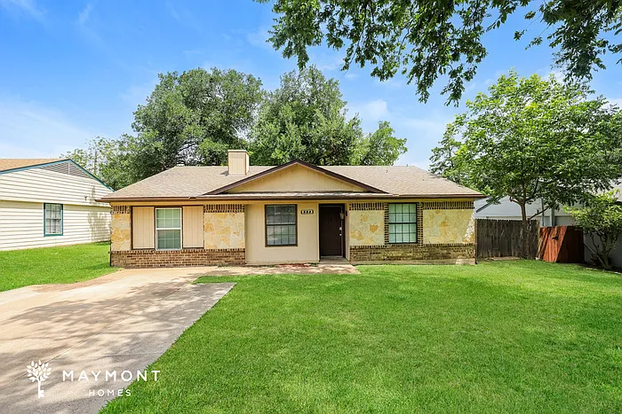 3 bed, 1.5 bath, 1589 sqft, $1,875 — Photo 1