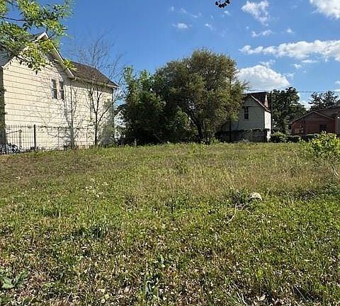2nd image of 3418 Southmore Blvd