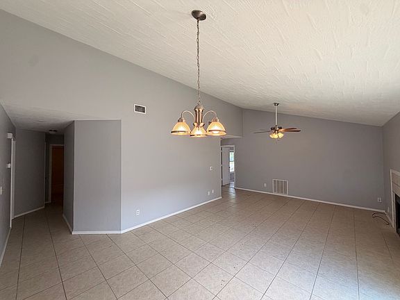 3rd image of 1125 Southwinds Dr