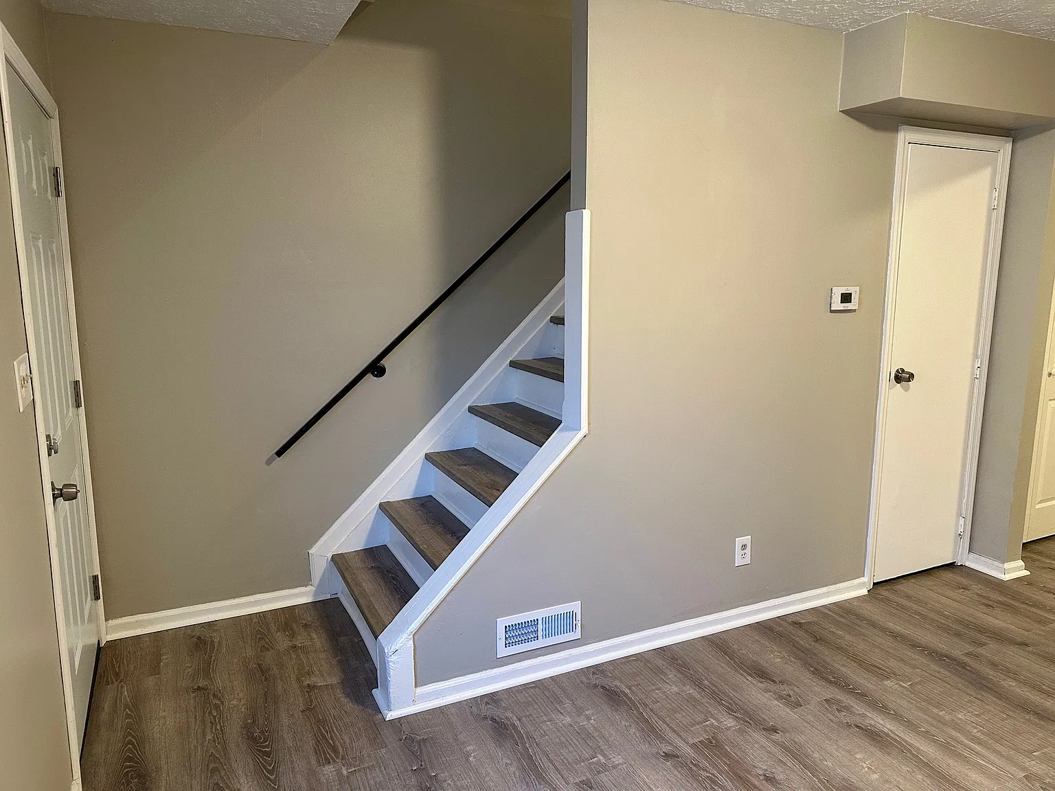 2 bed, 600 sqft, $700 — Photo 3