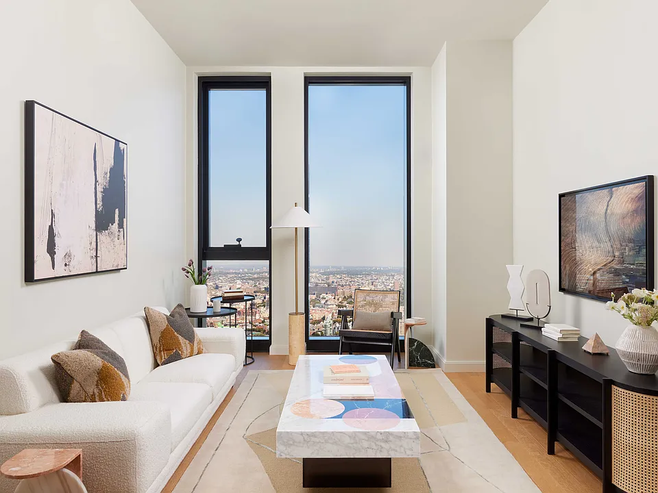 55 Fleet St #21G