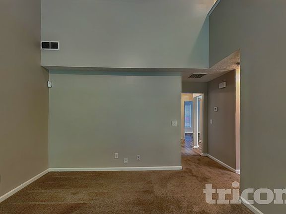 2nd image of 9598 Lakeview Cir